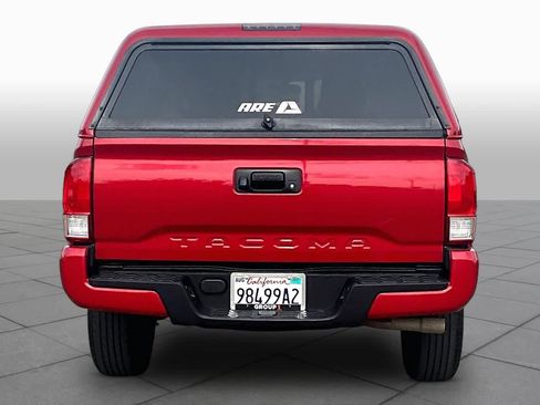 Used 2016 Toyota Tacoma SR RWD image 4