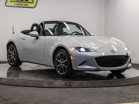 Used 2016 MAZDA MX-5 Miata Grand Touring RWD image 11