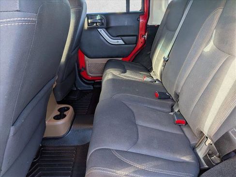 Used 2016 Jeep Wrangler Unlimited Rubicon w/ Connectivity Group image 17