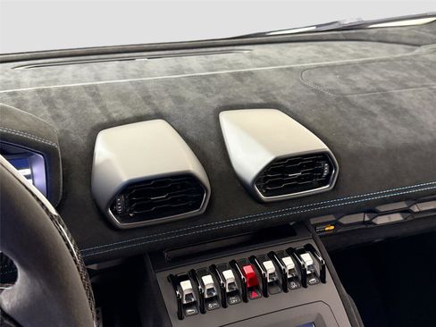 Used 2023 Lamborghini Huracan STO RWD image 19