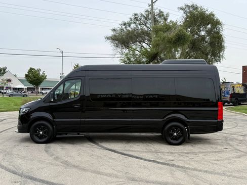 Used 2025 Mercedes-Benz Sprinter 2500 image 6