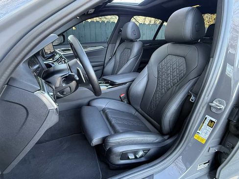 Used 2022 BMW 540i 540i w/ M Sport Package image 4