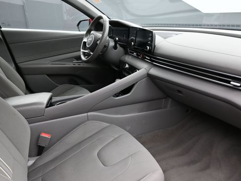 Used 2021 Hyundai Elantra SEL w/ Convenience Package image 25