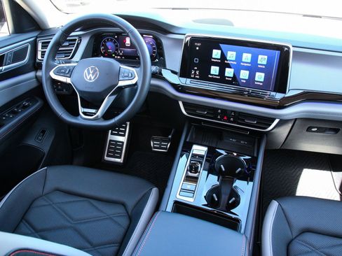 New 2026 Volkswagen Atlas Peak Edition AWD/4WD image 23