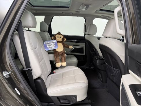 Used 2022 Kia Telluride SX w/ Towing Package image 28