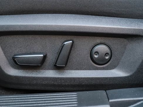 Used 2023 Nissan Rogue SV image 21