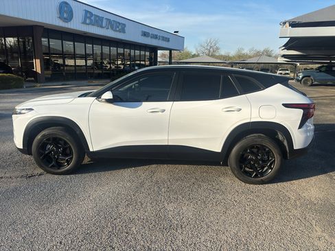 Certified 2024 Chevrolet Trax LS w/ LS Convenience Package image 10