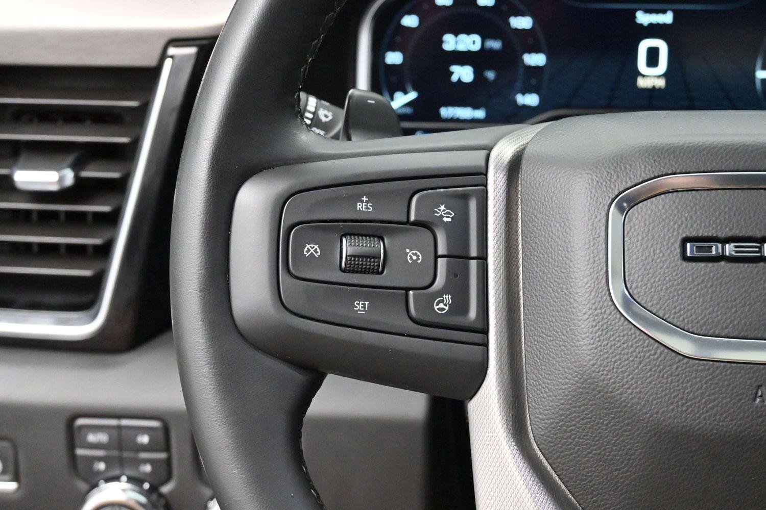 Used 2025 GMC Sierra 1500 Denali w/ Technology Package AWD/4WD image 18