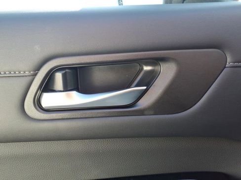 New 2026 Nissan Pathfinder SL image 16