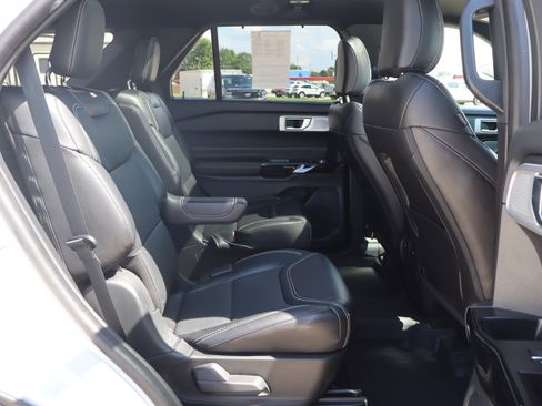 Used 2022 Ford Explorer ST w/ Equipment Group 401A AWD/4WD image 14