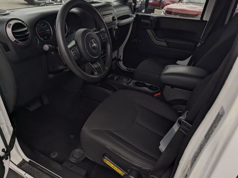 Used 2015 Jeep Wrangler Unlimited Sport w/ Max Tow Package AWD/4WD image 9