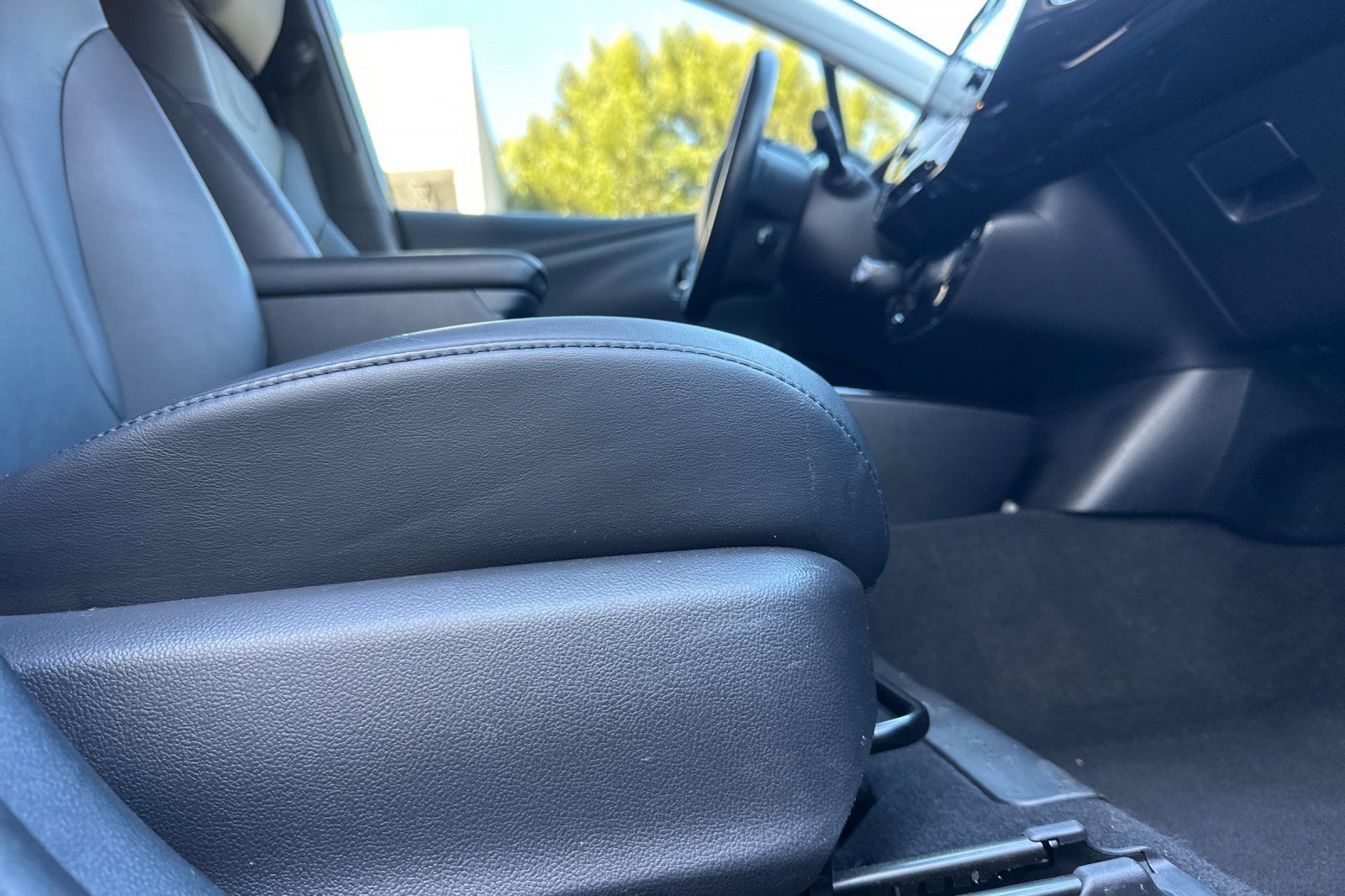 Used 2019 Toyota Prius XLE FWD image 23