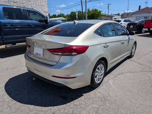 Used 2017 Hyundai Elantra SE FWD image 6