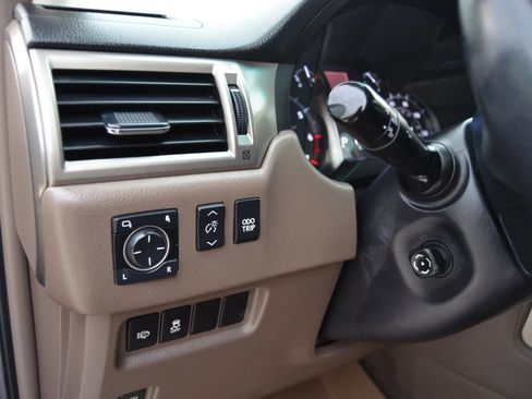 Used 2015 Lexus GX 460 w/ Premium Package image 12