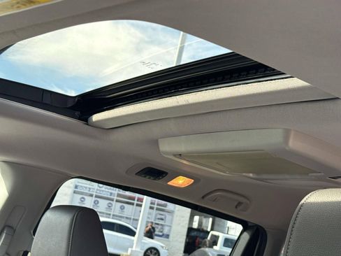 Used 2023 Honda Odyssey Touring image 23