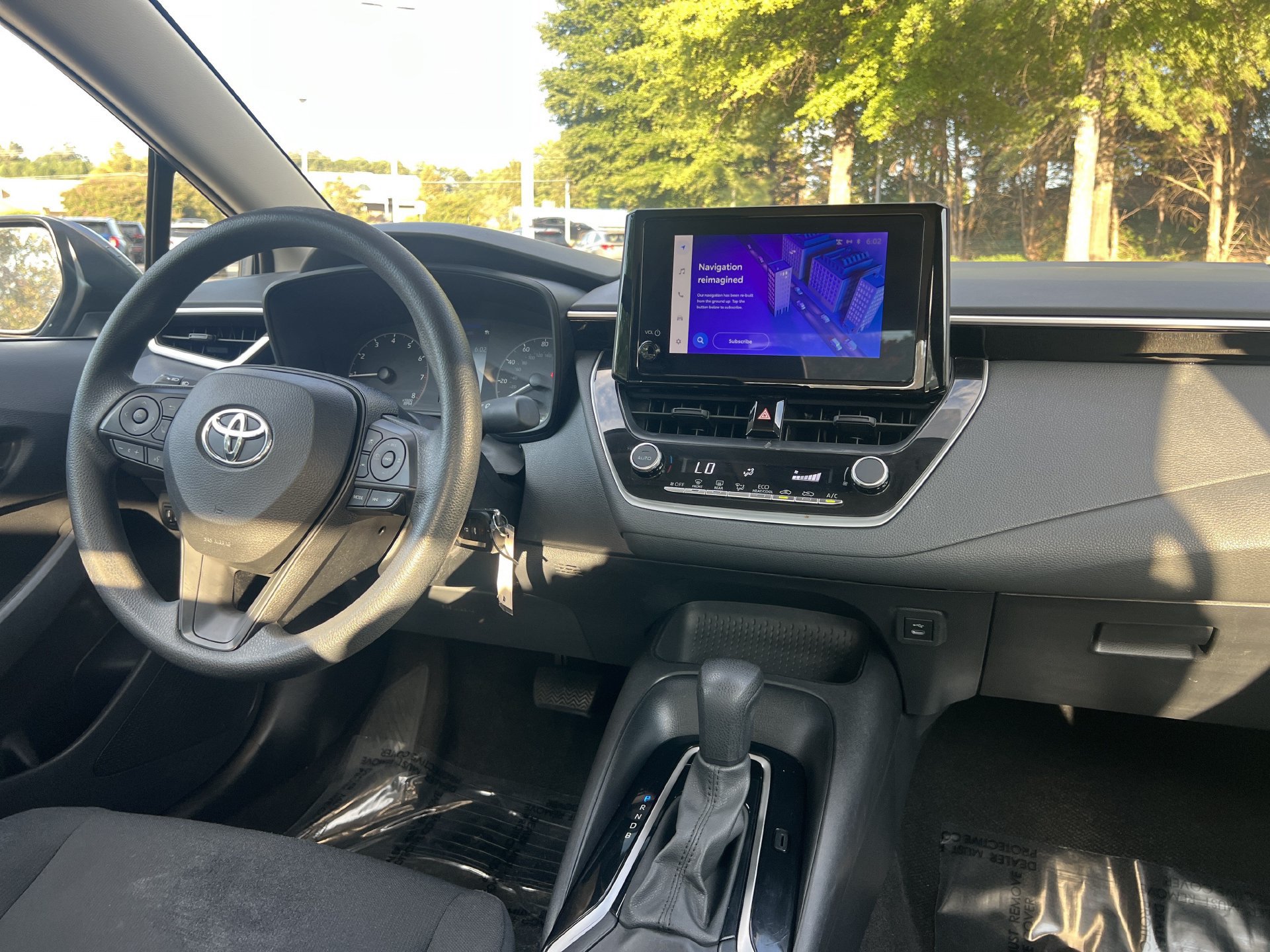 Used 2024 Toyota Corolla LE FWD image 3