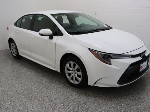 Certified 2026 Toyota Corolla LE FWD image 4