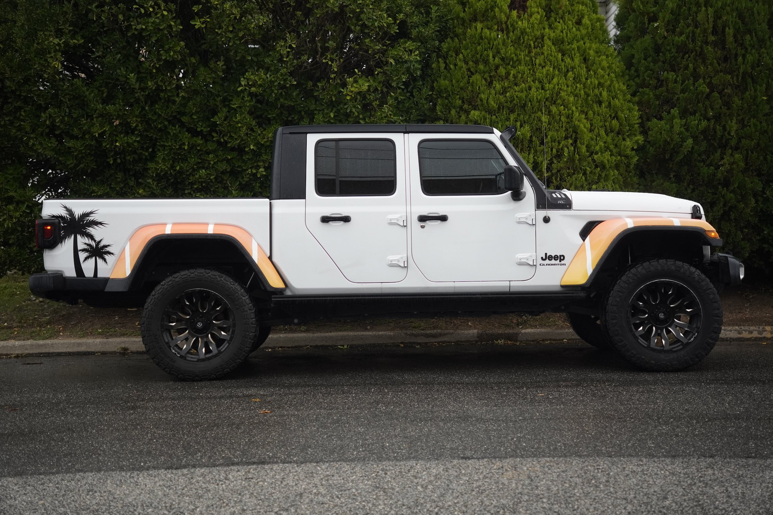 Used 2020 Jeep Gladiator Sport w/ Quick Order Package 24S AWD/4WD image 9