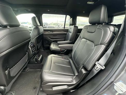 New 2025 Jeep Grand Cherokee L Limited image 24