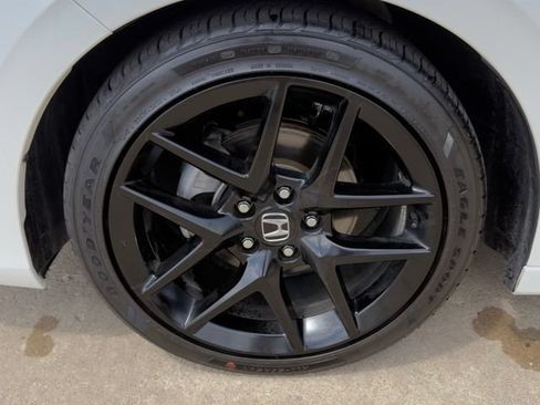 Used 2024 Honda Civic Sport image 9