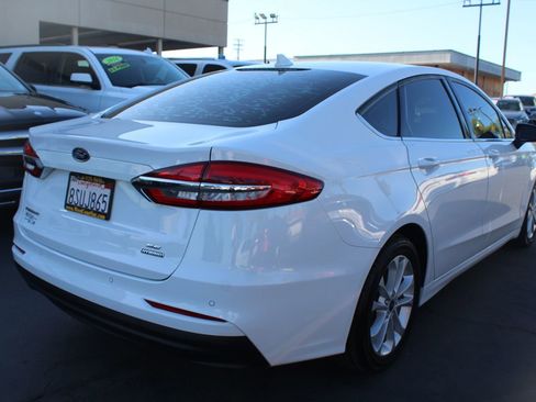 Used 2020 Ford Fusion SE FWD image 7