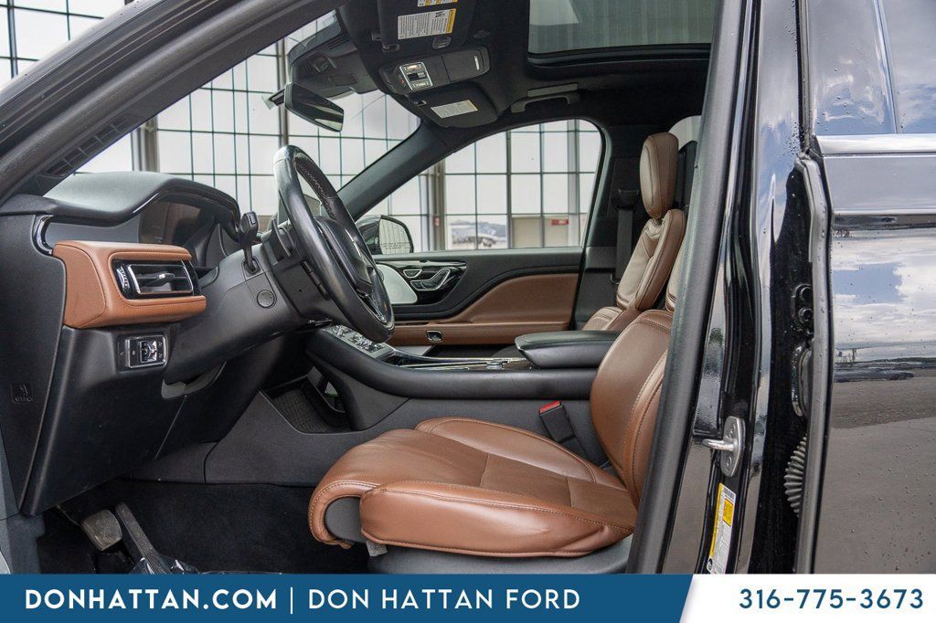 Used 2023 Lincoln Aviator Reserve w/ Equipment Group 201A AWD/4WD image 3