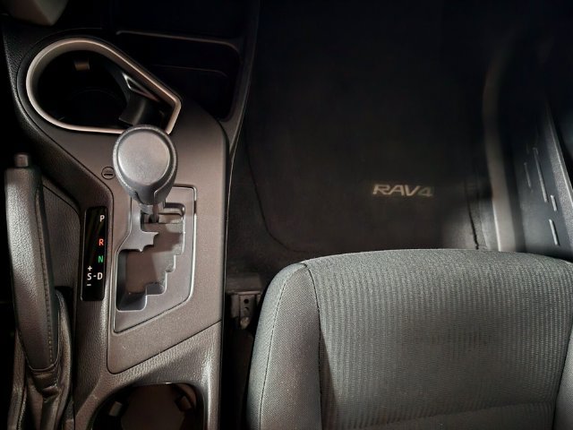 Used 2017 Toyota RAV4 LE w/ Carpet Mat Package FWD image 25