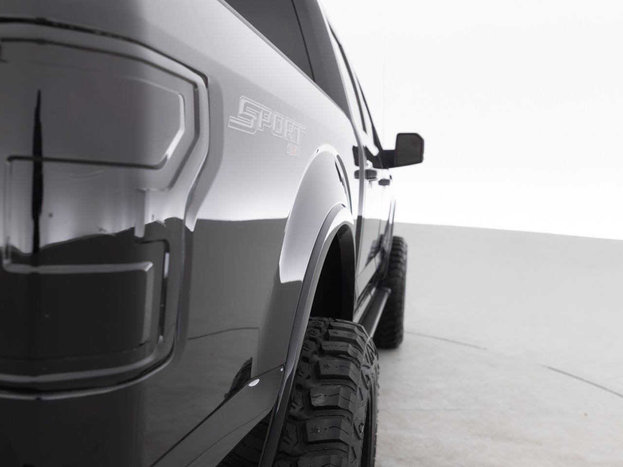 Used 2019 Ford F150 XLT w/ Equipment Group 302A Luxury AWD/4WD image 14