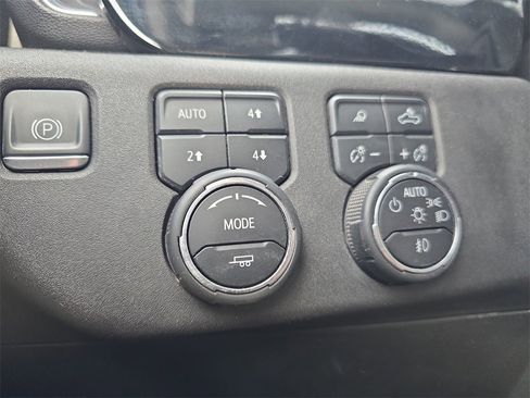 Used 2024 Chevrolet Silverado 3500 LT w/ Convenience Package image 25