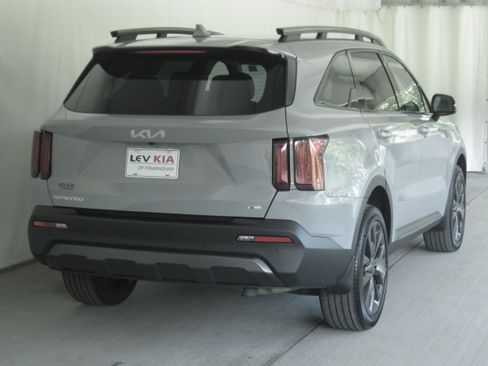 Certified 2023 Kia Sorento X-Line EX image 7