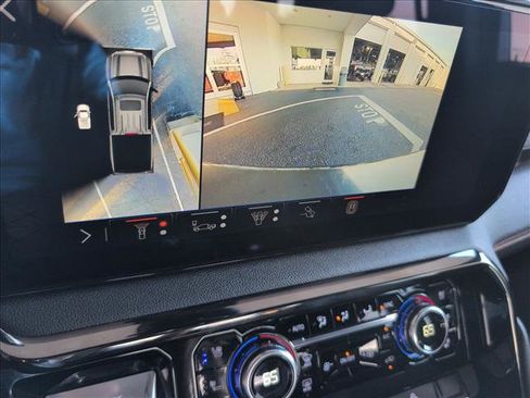 Used 2024 GMC Sierra 1500 AT4 w/ Technology Package image 32