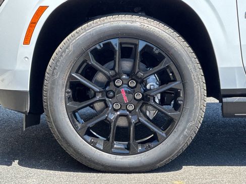 New 2026 GMC Yukon Denali w/ Sun & Power Step Package AWD/4WD image 27