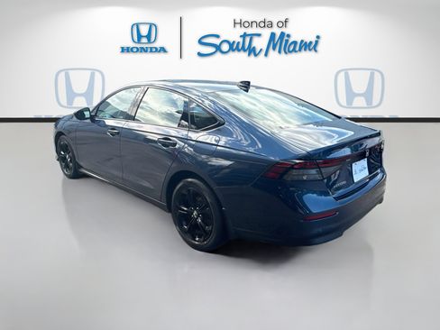 Certified 2025 Honda Accord SE image 5