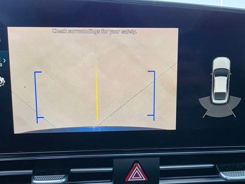 Used 2023 Hyundai Elantra Limited image 34