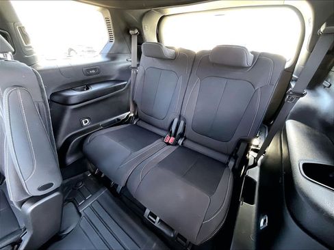 Used 2025 Jeep Grand Cherokee L Laredo w/ Luxury Tech Group I AWD/4WD image 16
