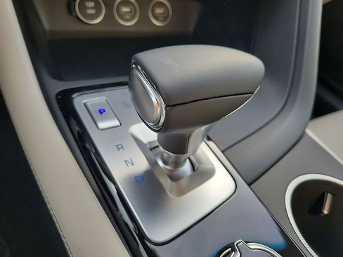 Used 2023 Genesis G70 2.0T image 15