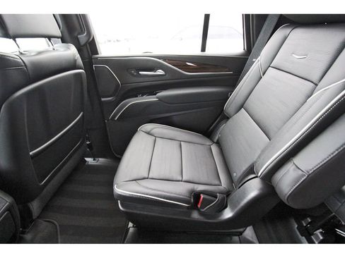 Used 2023 Cadillac Escalade Premium Luxury AWD/4WD image 12