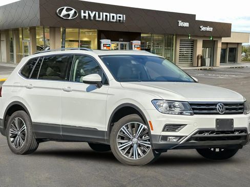 Used 2019 Volkswagen Tiguan SEL w/ 3rd Row Seat Package AWD/4WD image 2