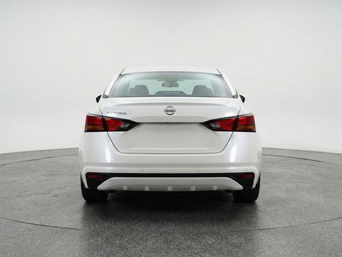 Used 2025 Nissan Altima 2.5 SV FWD image 7