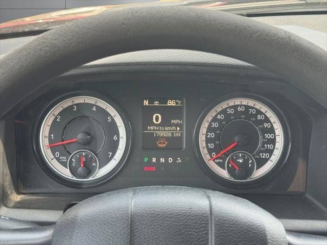Used 2018 RAM 1500 Classic SLT AWD/4WD image 43
