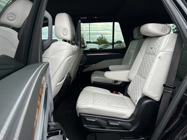 Used 2025 Cadillac Escalade Sport Platinum w/ LPO, Floor Liner Package AWD/4WD image 20