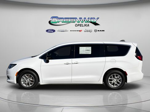 New 2026 Chrysler Voyager LX FWD image 8