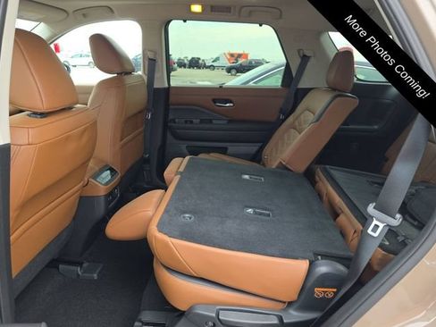 Used 2025 Nissan Pathfinder Platinum w/ Cargo Package AWD/4WD image 7
