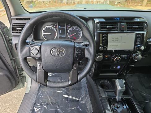 Used 2022 Toyota 4Runner TRD Off-Road image 15