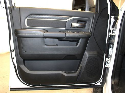 New 2026 RAM 2500 Big Horn AWD/4WD image 28