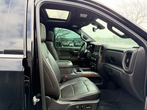 Used 2019 Chevrolet Silverado 1500 High Country w/ Technology Package image 9