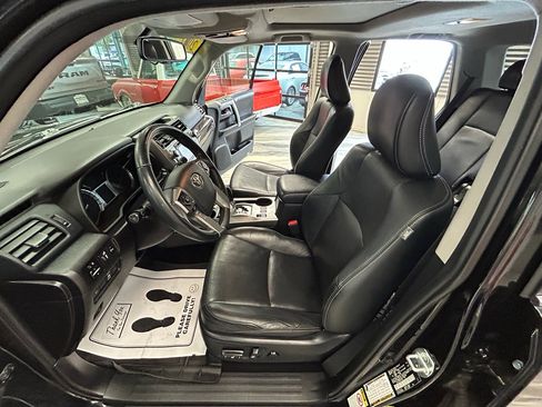 Used 2017 Toyota 4Runner Limited AWD/4WD image 57