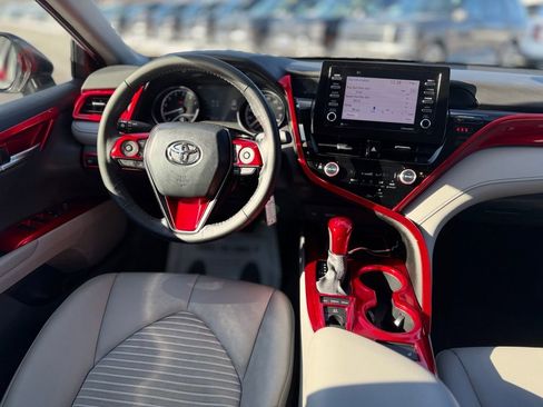 Used 2023 Toyota Camry SE image 10