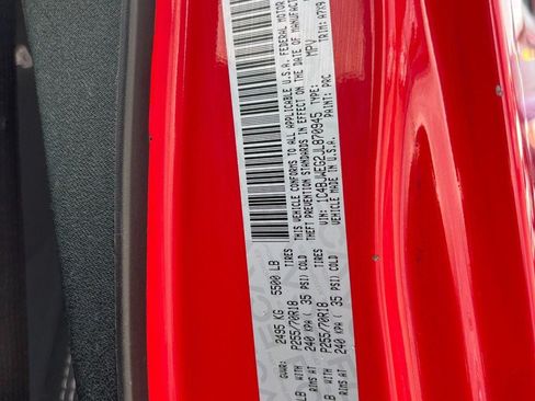 Used 2018 Jeep Wrangler Unlimited Sahara AWD/4WD image 17