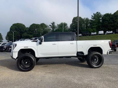 Used 2026 GMC Sierra 2500 AT4 w/ AT4 Premium Plus Package AWD/4WD image 5